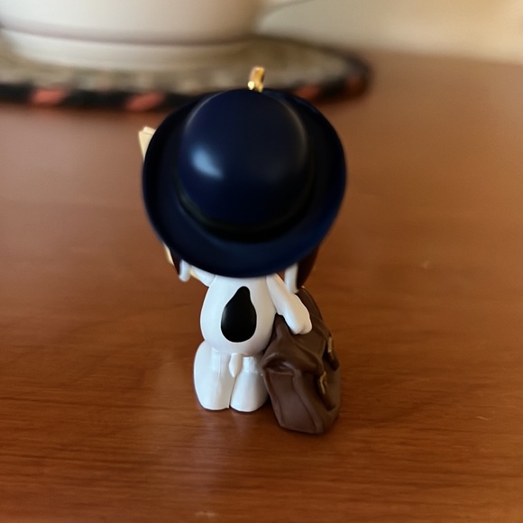 Hallmark Snoopy Collectable Ornament -Dated 2006- EC SFH *No box* - Picture 4 of 5